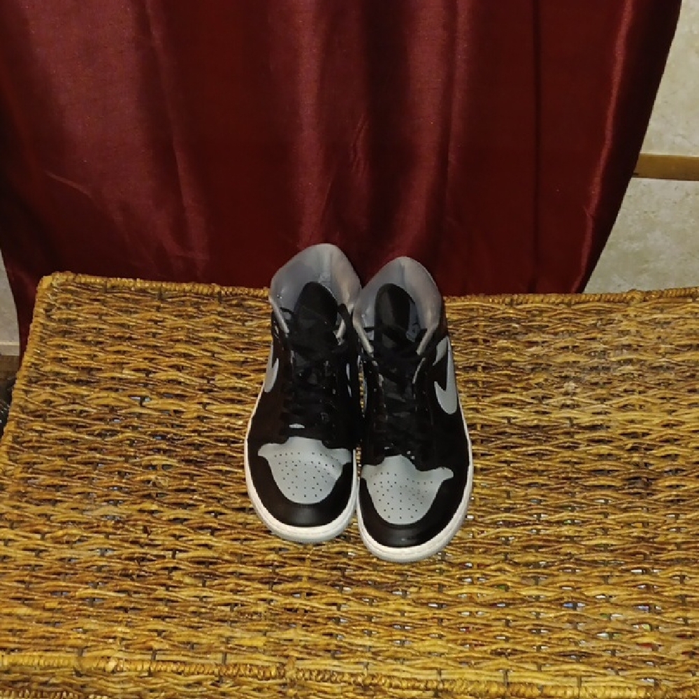 Nike Black and Gray Women's Sneakers